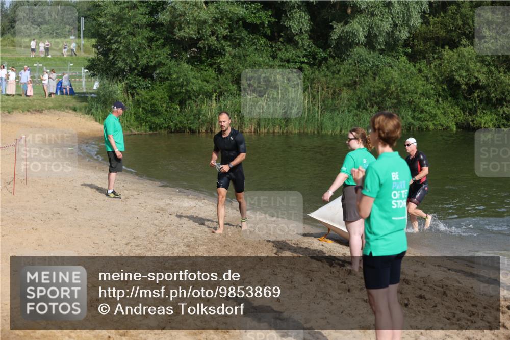 21.06.2026 - 29. Vierlanden-Triathlon Andreas Tolksdorf http://msf.ph/oto/9853869 21.06.2026 08:45:13 Schwimmen 69, 219 meine-sportfotos.de