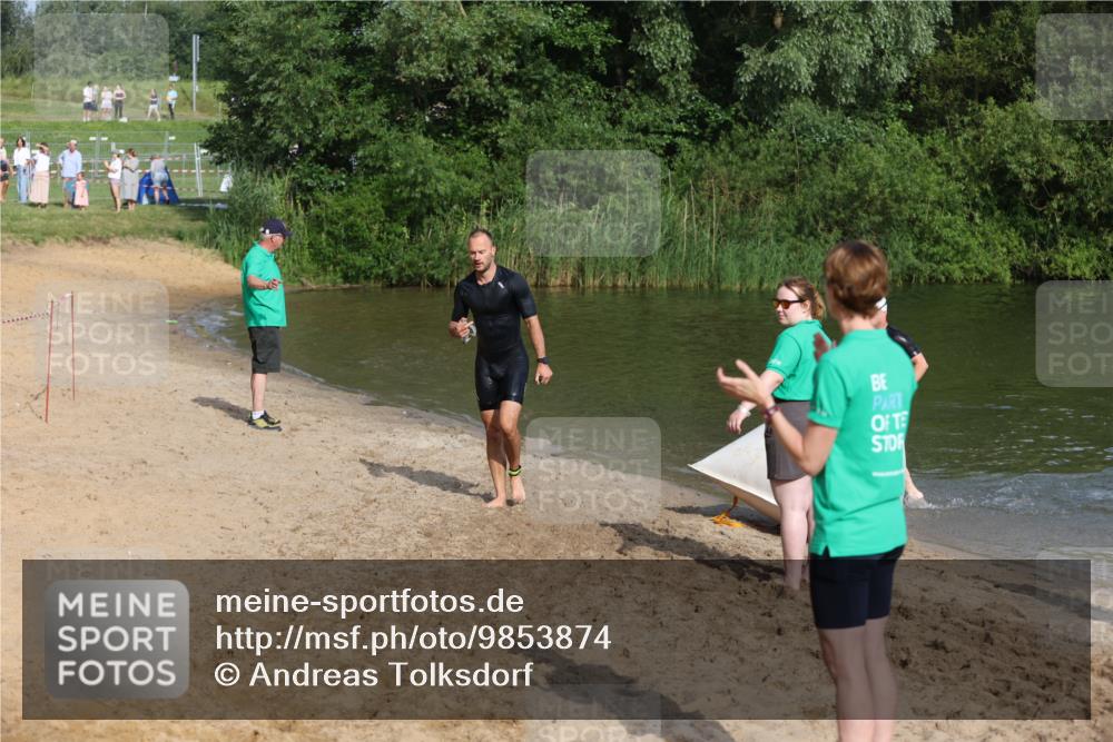 21.06.2026 - 29. Vierlanden-Triathlon Andreas Tolksdorf http://msf.ph/oto/9853874 21.06.2026 08:45:13 Schwimmen 69, 219 meine-sportfotos.de