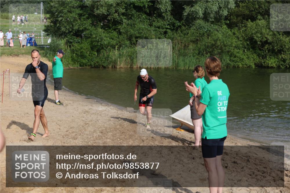 21.06.2026 - 29. Vierlanden-Triathlon Andreas Tolksdorf http://msf.ph/oto/9853877 21.06.2026 08:45:16 Schwimmen 69, 169, 174, 219 meine-sportfotos.de