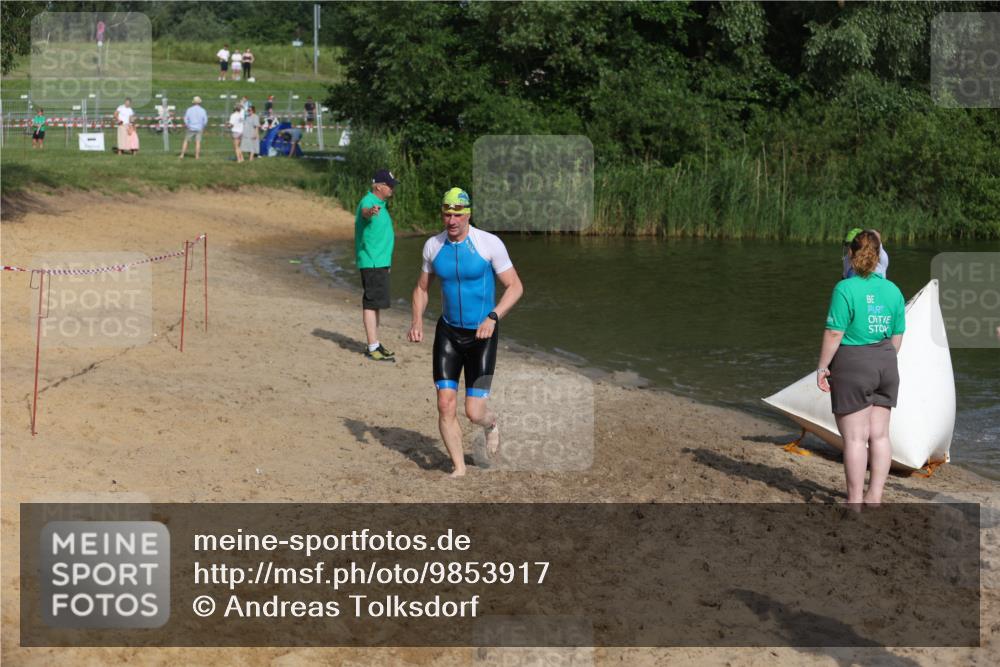 21.06.2026 - 29. Vierlanden-Triathlon Andreas Tolksdorf http://msf.ph/oto/9853917 21.06.2026 08:45:43 Schwimmen 89, 141, 147, 165 meine-sportfotos.de