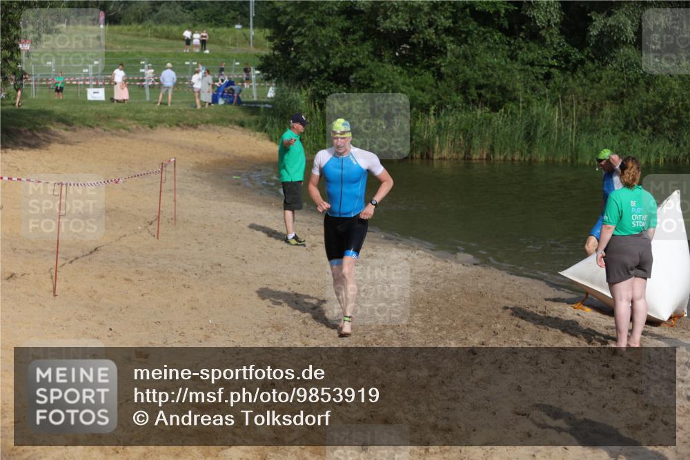 21.06.2026 - 29. Vierlanden-Triathlon Andreas Tolksdorf http://msf.ph/oto/9853919 21.06.2026 08:45:43 Schwimmen 89, 141, 147, 165 meine-sportfotos.de