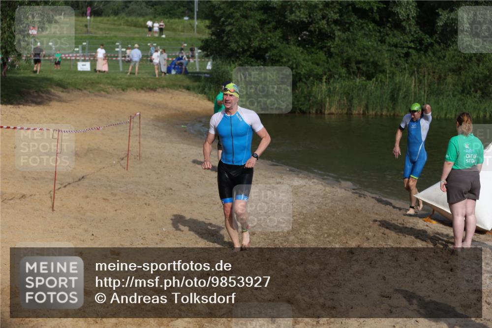 21.06.2026 - 29. Vierlanden-Triathlon Andreas Tolksdorf http://msf.ph/oto/9853927 21.06.2026 08:45:43 Schwimmen 89, 141, 147, 165 meine-sportfotos.de