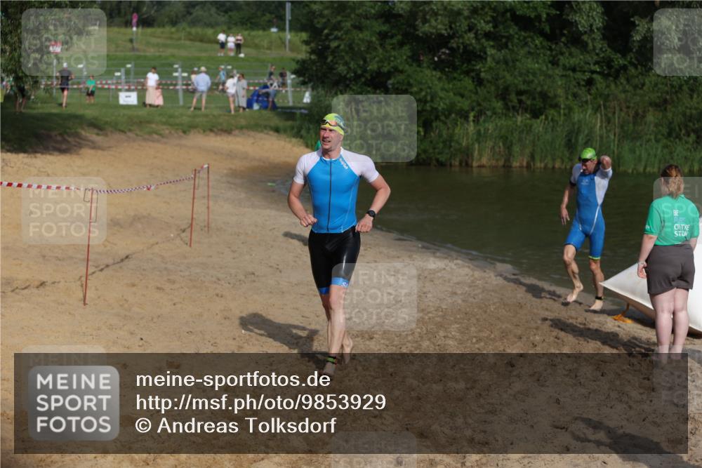 21.06.2026 - 29. Vierlanden-Triathlon Andreas Tolksdorf http://msf.ph/oto/9853929 21.06.2026 08:45:43 Schwimmen 89, 141, 147, 165 meine-sportfotos.de