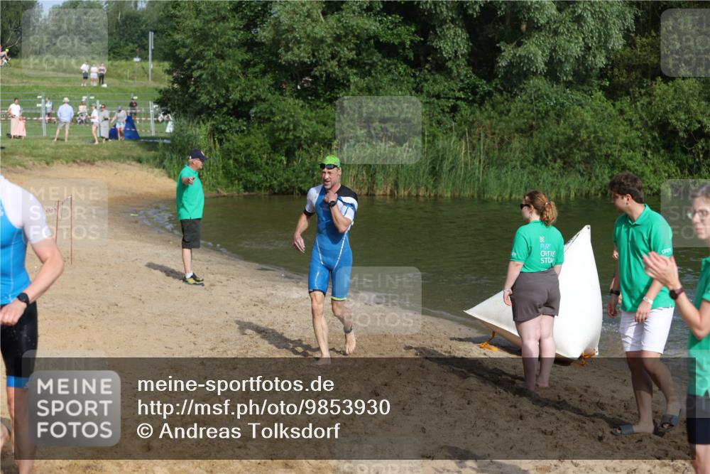 21.06.2026 - 29. Vierlanden-Triathlon Andreas Tolksdorf http://msf.ph/oto/9853930 21.06.2026 08:45:45 Schwimmen 89, 141, 147, 165 meine-sportfotos.de