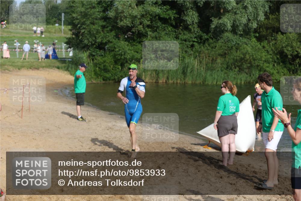 21.06.2026 - 29. Vierlanden-Triathlon Andreas Tolksdorf http://msf.ph/oto/9853933 21.06.2026 08:45:45 Schwimmen 89, 141, 147, 165 meine-sportfotos.de