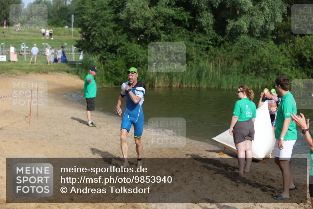 21.06.2026 - 29. Vierlanden-Triathlon Andreas Tolksdorf http://msf.ph/oto/9853940 21.06.2026 08:45:46 Schwimmen 89, 141, 147, 165 meine-sportfotos.de