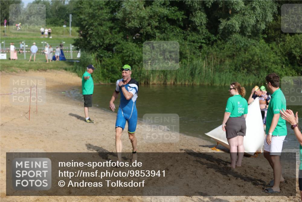 21.06.2026 - 29. Vierlanden-Triathlon Andreas Tolksdorf http://msf.ph/oto/9853941 21.06.2026 08:45:46 Schwimmen 89, 141, 147, 165 meine-sportfotos.de