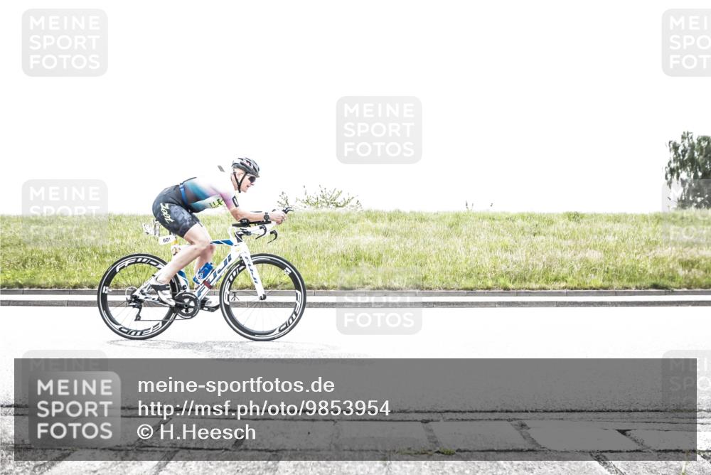 21.06.2026 - 29. Vierlanden-Triathlon H.Heesch http://msf.ph/oto/9853954 21.06.2026 10:29:02 Radfahren 494, 499, 553, 558, 565, 601 meine-sportfotos.de