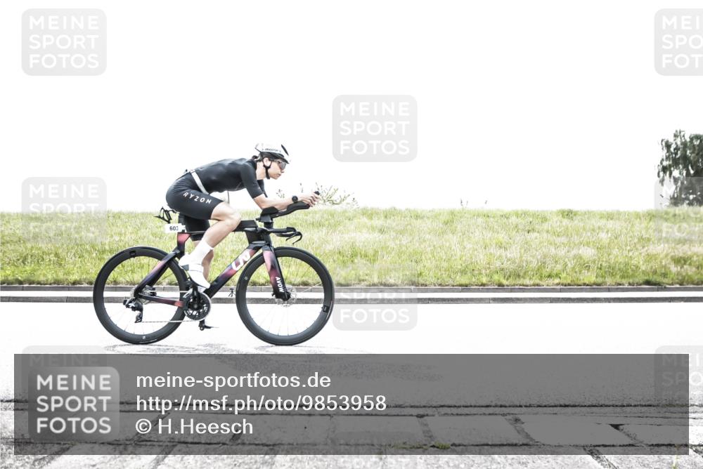 21.06.2026 - 29. Vierlanden-Triathlon H.Heesch http://msf.ph/oto/9853958 21.06.2026 10:29:09 Radfahren 16, 244, 247, 494, 565, 603 meine-sportfotos.de