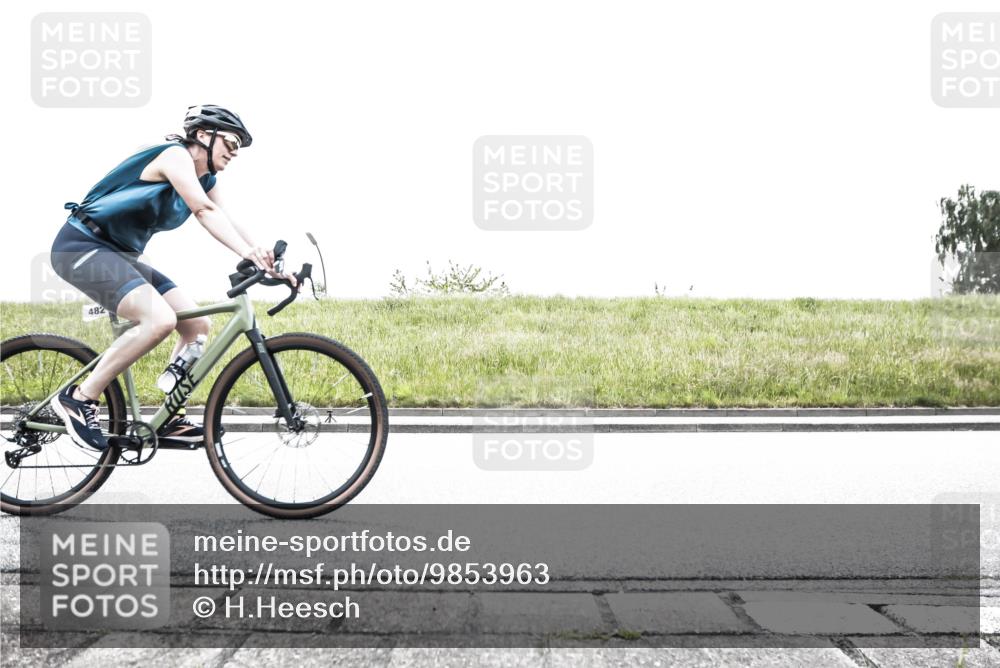 21.06.2026 - 29. Vierlanden-Triathlon H.Heesch http://msf.ph/oto/9853963 21.06.2026 10:29:19 Radfahren 35, 176, 326, 482, 533, 566 meine-sportfotos.de
