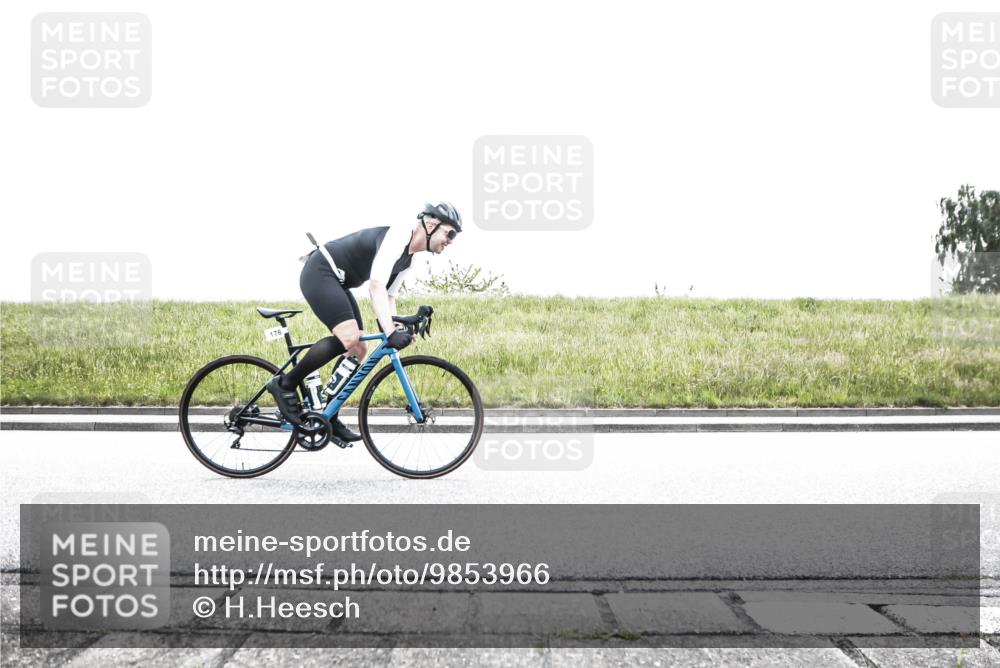 21.06.2026 - 29. Vierlanden-Triathlon H.Heesch http://msf.ph/oto/9853966 21.06.2026 10:29:24 Radfahren 35, 176, 326, 482, 519, 533, 566 meine-sportfotos.de