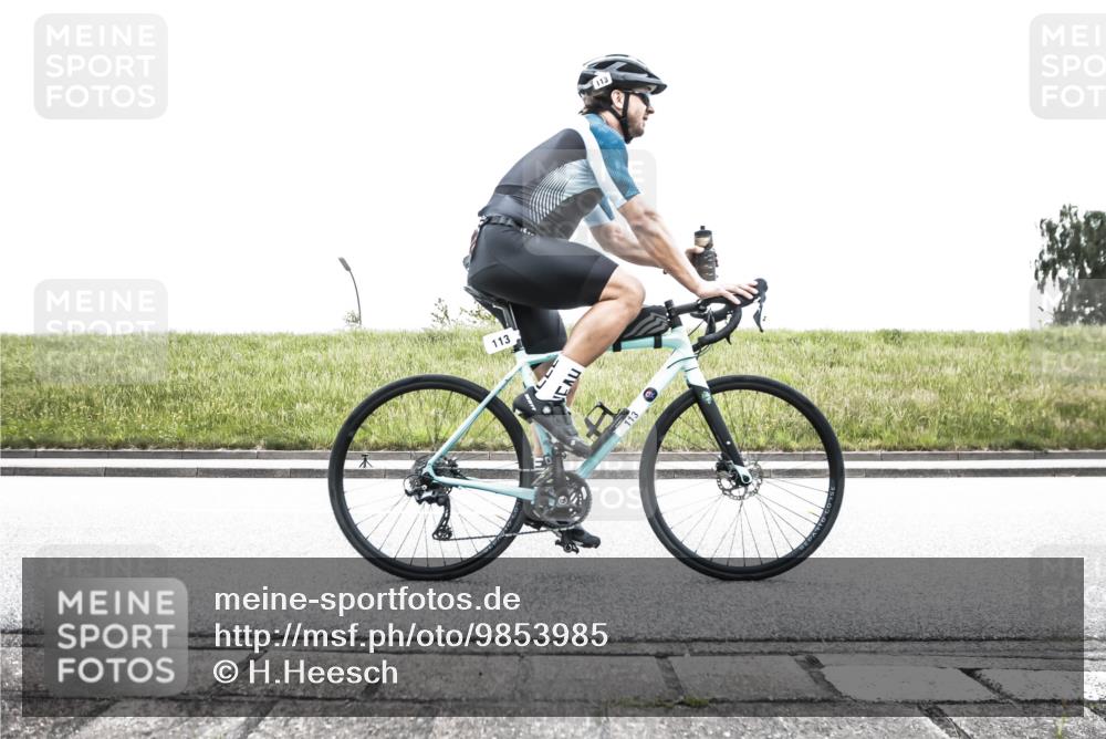 21.06.2026 - 29. Vierlanden-Triathlon H.Heesch http://msf.ph/oto/9853985 21.06.2026 10:29:53 Radfahren 22, 113, 492, 518, 548, 571 meine-sportfotos.de