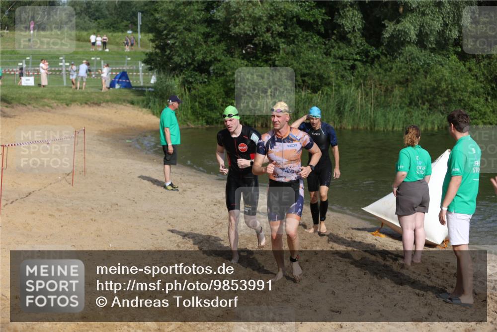 21.06.2026 - 29. Vierlanden-Triathlon Andreas Tolksdorf http://msf.ph/oto/9853991 21.06.2026 08:45:51 Schwimmen 84, 89, 131, 147, 165 meine-sportfotos.de