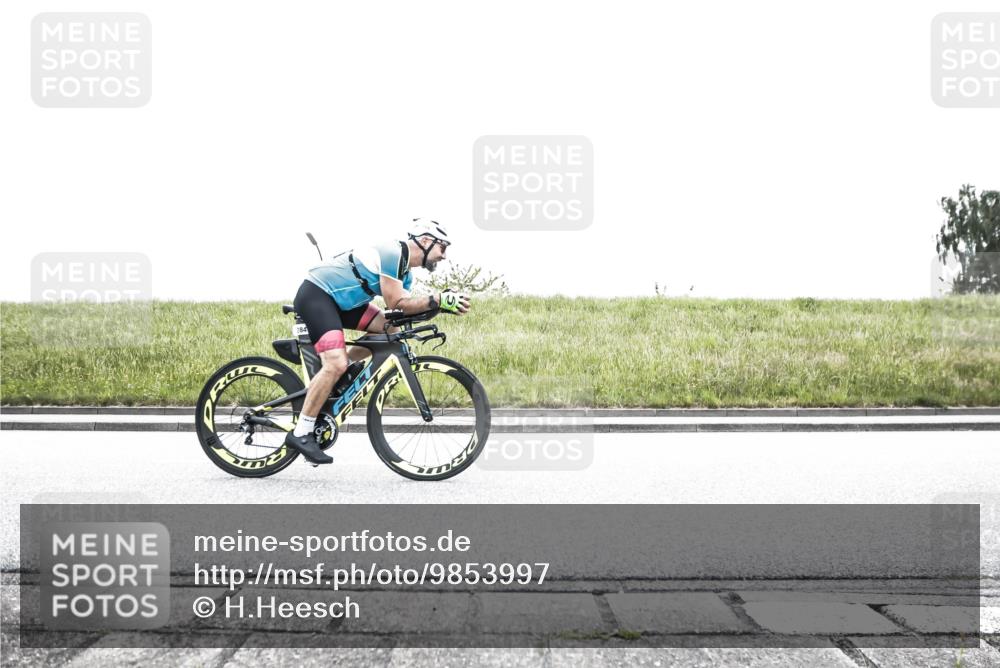 21.06.2026 - 29. Vierlanden-Triathlon H.Heesch http://msf.ph/oto/9853997 21.06.2026 10:30:12 Radfahren 274, 284, 300, 497, 539, 546, 568, 572 meine-sportfotos.de