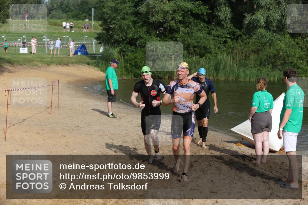 21.06.2026 - 29. Vierlanden-Triathlon Andreas Tolksdorf http://msf.ph/oto/9853999 21.06.2026 08:45:51 Schwimmen 84, 89, 131, 147, 165 meine-sportfotos.de