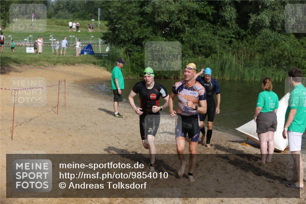 21.06.2026 - 29. Vierlanden-Triathlon Andreas Tolksdorf http://msf.ph/oto/9854010 21.06.2026 08:45:51 Schwimmen 84, 89, 131, 147, 165 meine-sportfotos.de