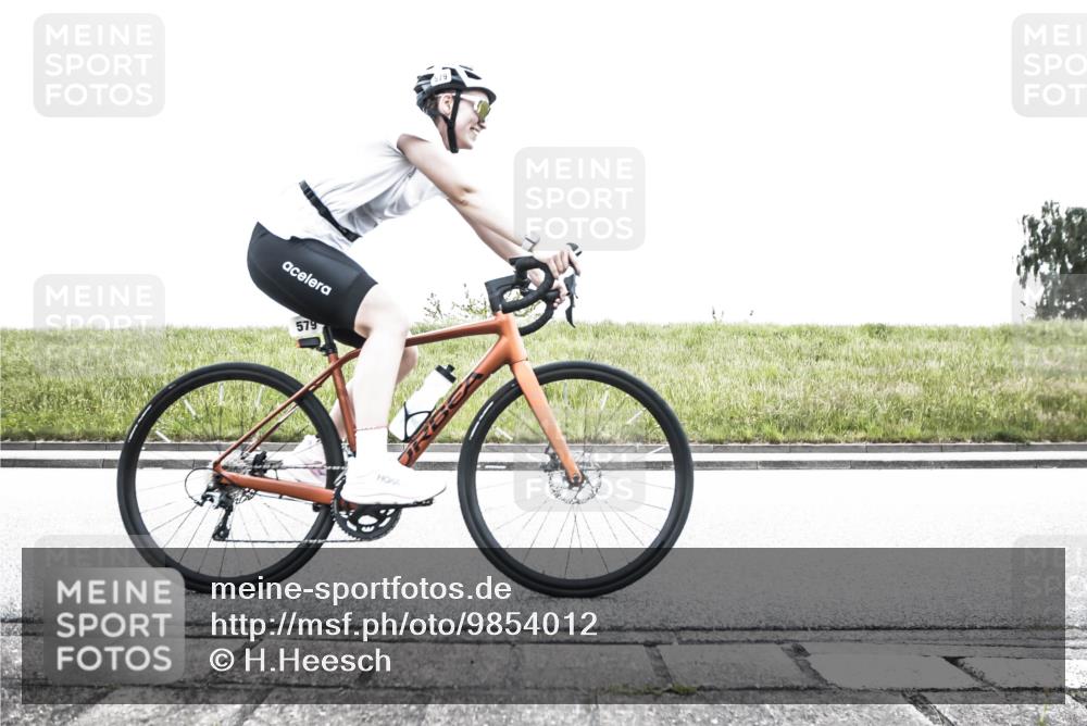 21.06.2026 - 29. Vierlanden-Triathlon H.Heesch http://msf.ph/oto/9854012 21.06.2026 10:30:38 Radfahren 158, 307, 365, 556, 579 meine-sportfotos.de