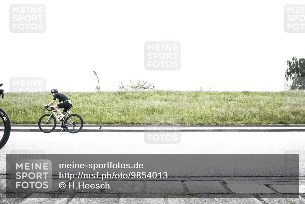 21.06.2026 - 29. Vierlanden-Triathlon H.Heesch http://msf.ph/oto/9854013 21.06.2026 10:30:41 Radfahren 158, 192, 307, 366, 512, 579 meine-sportfotos.de