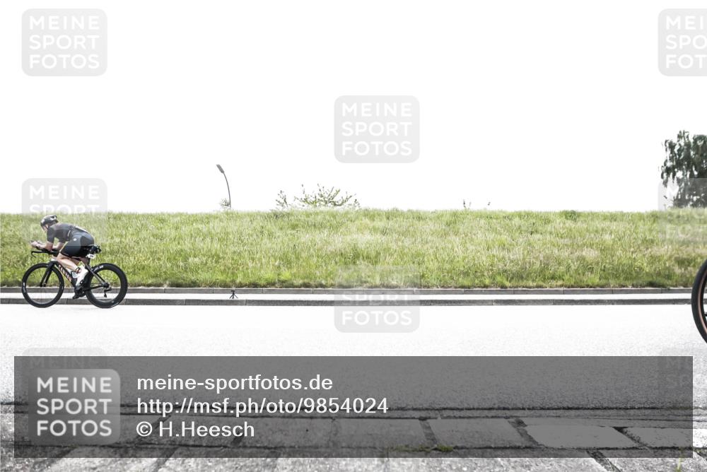21.06.2026 - 29. Vierlanden-Triathlon H.Heesch http://msf.ph/oto/9854024 21.06.2026 10:30:58 Radfahren 142, 175, 294, 360, 505, 523, 580 meine-sportfotos.de
