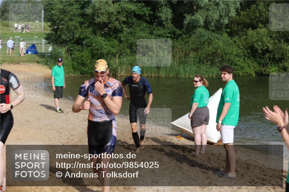 21.06.2026 - 29. Vierlanden-Triathlon Andreas Tolksdorf http://msf.ph/oto/9854025 21.06.2026 08:45:53 Schwimmen 84, 89, 131, 147 meine-sportfotos.de