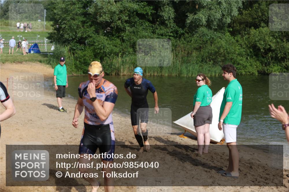 21.06.2026 - 29. Vierlanden-Triathlon Andreas Tolksdorf http://msf.ph/oto/9854040 21.06.2026 08:45:53 Schwimmen 84, 89, 131, 147 meine-sportfotos.de