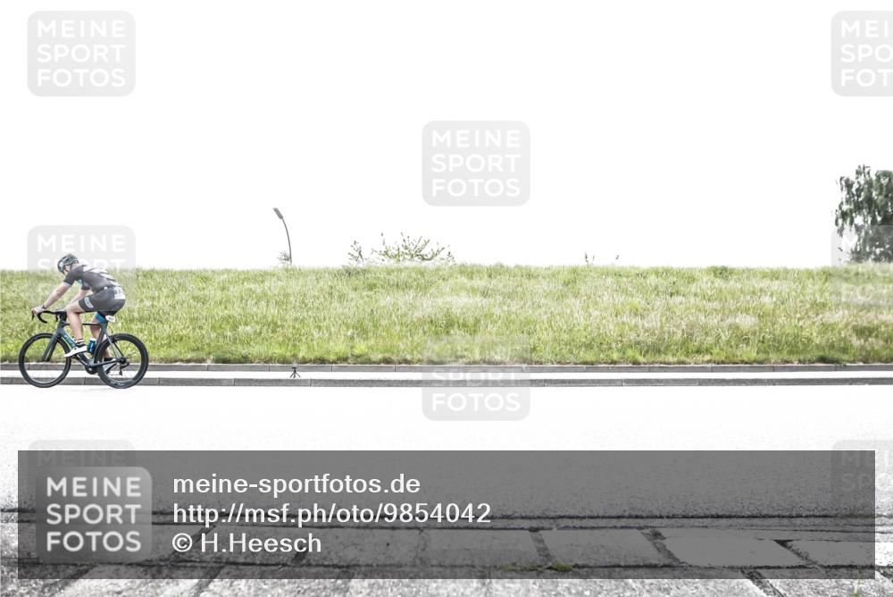 21.06.2026 - 29. Vierlanden-Triathlon H.Heesch http://msf.ph/oto/9854042 21.06.2026 10:31:38 Radfahren 123, 145, 301, 337, 489, 510 meine-sportfotos.de