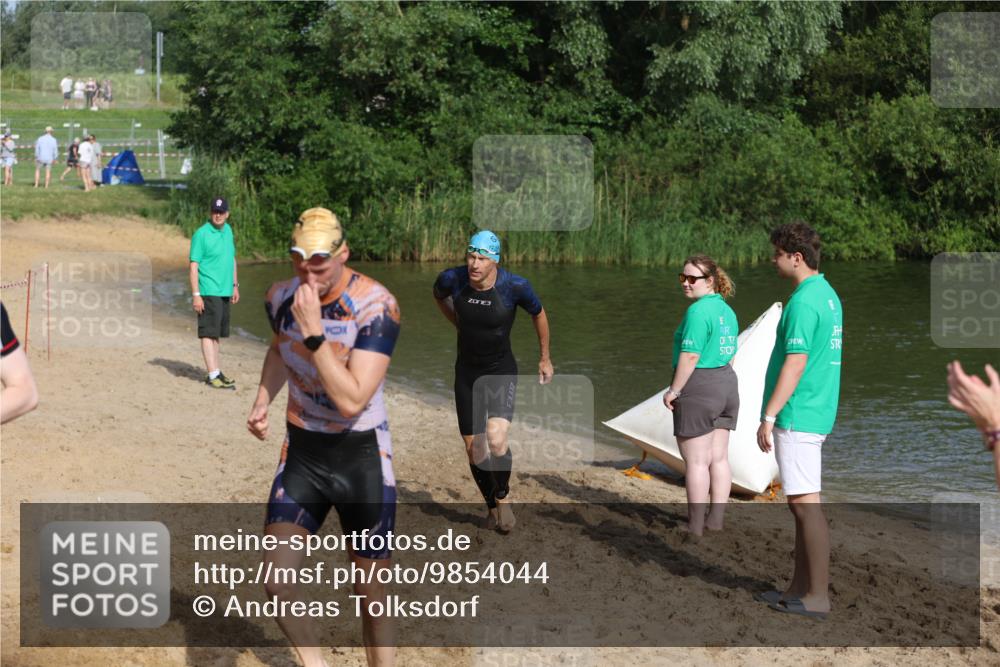 21.06.2026 - 29. Vierlanden-Triathlon Andreas Tolksdorf http://msf.ph/oto/9854044 21.06.2026 08:45:53 Schwimmen 84, 89, 131, 147 meine-sportfotos.de