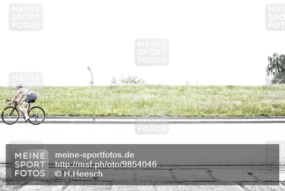 21.06.2026 - 29. Vierlanden-Triathlon H.Heesch http://msf.ph/oto/9854046 21.06.2026 10:31:47 Radfahren 123, 202, 226, 301, 308, 389, 1357 meine-sportfotos.de