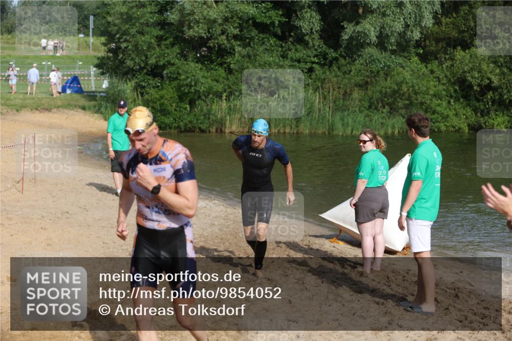 21.06.2026 - 29. Vierlanden-Triathlon Andreas Tolksdorf http://msf.ph/oto/9854052 21.06.2026 08:45:53 Schwimmen 84, 89, 131, 147 meine-sportfotos.de