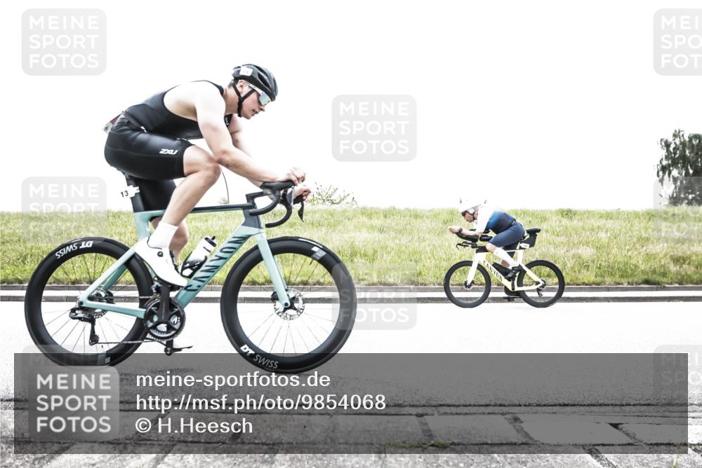 21.06.2026 - 29. Vierlanden-Triathlon H.Heesch http://msf.ph/oto/9854068 21.06.2026 10:32:26 Radfahren 12, 13, 54, 84, 165, 169, 199, 239, 324, 595 meine-sportfotos.de