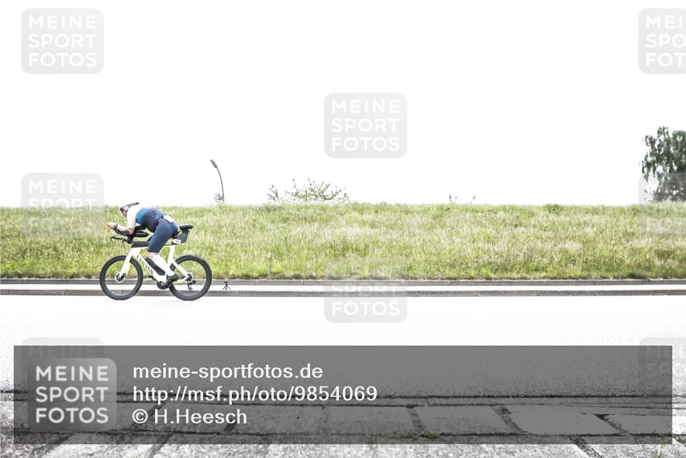 21.06.2026 - 29. Vierlanden-Triathlon H.Heesch http://msf.ph/oto/9854069 21.06.2026 10:32:27 Radfahren 12, 13, 54, 84, 165, 169, 199, 239, 324, 595 meine-sportfotos.de