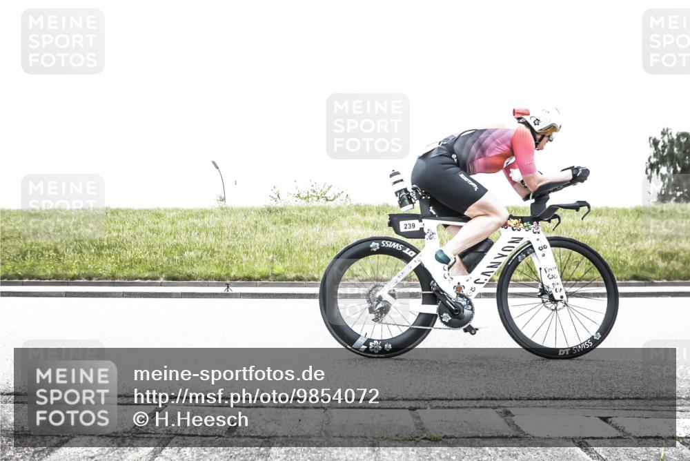 21.06.2026 - 29. Vierlanden-Triathlon H.Heesch http://msf.ph/oto/9854072 21.06.2026 10:32:31 Radfahren 12, 13, 54, 93, 217, 239, 299, 302, 324 meine-sportfotos.de