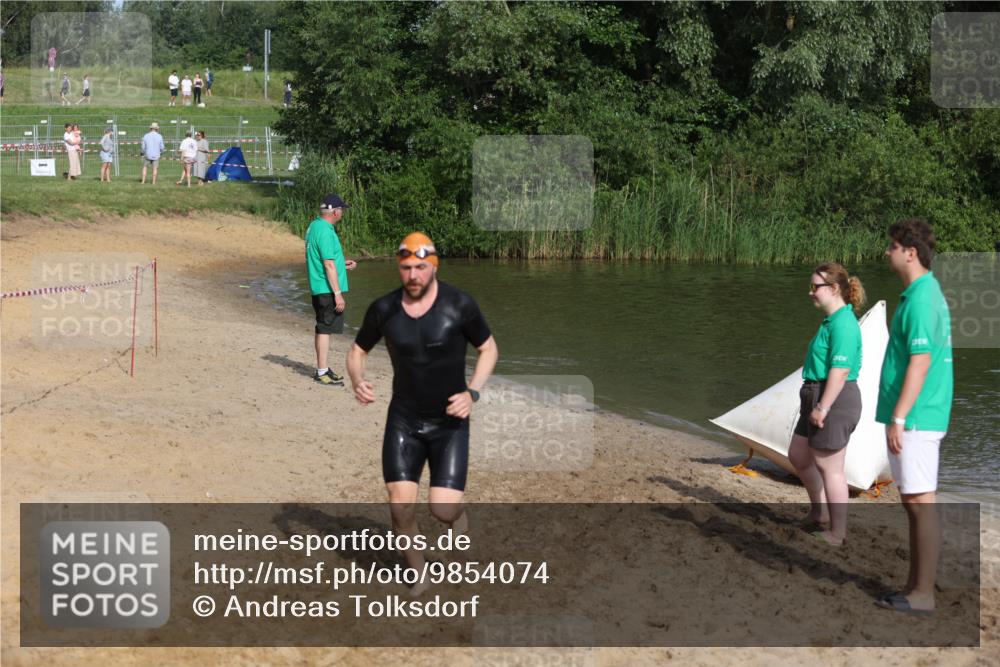 21.06.2026 - 29. Vierlanden-Triathlon Andreas Tolksdorf http://msf.ph/oto/9854074 21.06.2026 08:46:03 Schwimmen 84, 131 meine-sportfotos.de