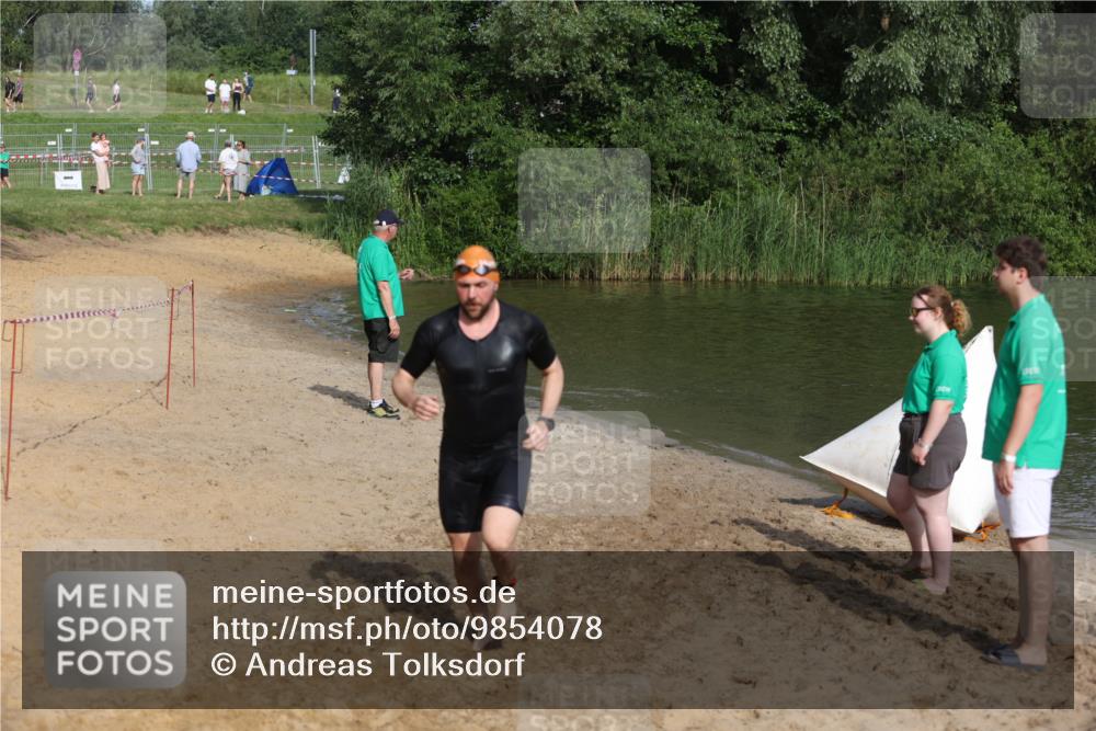 21.06.2026 - 29. Vierlanden-Triathlon Andreas Tolksdorf http://msf.ph/oto/9854078 21.06.2026 08:46:03 Schwimmen 84, 131 meine-sportfotos.de