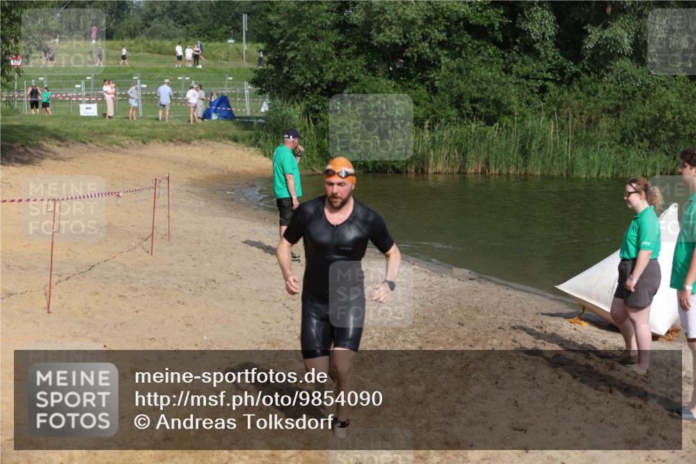 21.06.2026 - 29. Vierlanden-Triathlon Andreas Tolksdorf http://msf.ph/oto/9854090 21.06.2026 08:46:03 Schwimmen 84, 131 meine-sportfotos.de