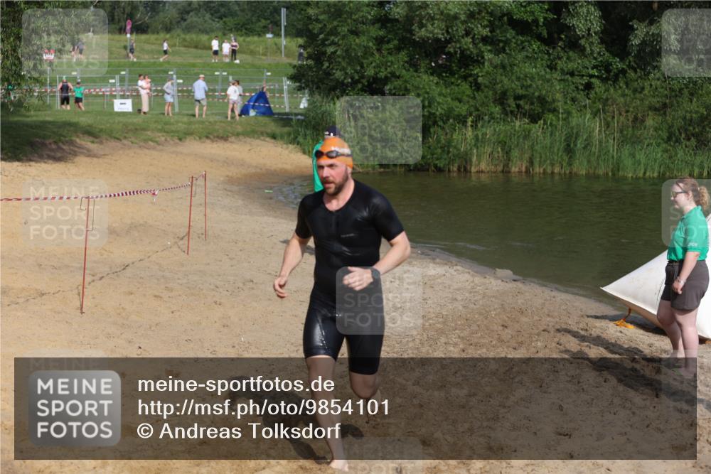 21.06.2026 - 29. Vierlanden-Triathlon Andreas Tolksdorf http://msf.ph/oto/9854101 21.06.2026 08:46:03 Schwimmen 84, 131 meine-sportfotos.de
