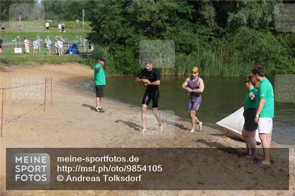 21.06.2026 - 29. Vierlanden-Triathlon Andreas Tolksdorf http://msf.ph/oto/9854105 21.06.2026 08:46:25 Schwimmen 35, 96 meine-sportfotos.de