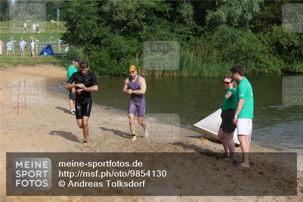 21.06.2026 - 29. Vierlanden-Triathlon Andreas Tolksdorf http://msf.ph/oto/9854130 21.06.2026 08:46:26 Schwimmen 35, 96 meine-sportfotos.de