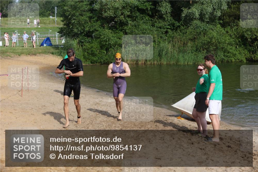 21.06.2026 - 29. Vierlanden-Triathlon Andreas Tolksdorf http://msf.ph/oto/9854137 21.06.2026 08:46:26 Schwimmen 35, 96 meine-sportfotos.de