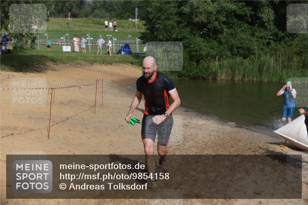21.06.2026 - 29. Vierlanden-Triathlon Andreas Tolksdorf http://msf.ph/oto/9854158 21.06.2026 08:46:40 Schwimmen 159, 220 meine-sportfotos.de