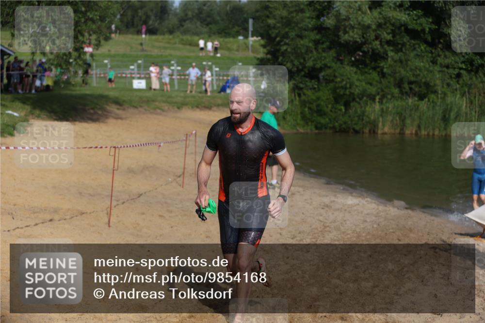 21.06.2026 - 29. Vierlanden-Triathlon Andreas Tolksdorf http://msf.ph/oto/9854168 21.06.2026 08:46:40 Schwimmen 159, 220 meine-sportfotos.de