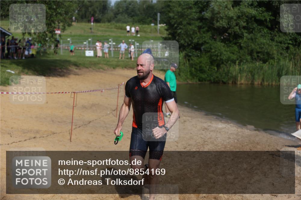 21.06.2026 - 29. Vierlanden-Triathlon Andreas Tolksdorf http://msf.ph/oto/9854169 21.06.2026 08:46:40 Schwimmen 159, 220 meine-sportfotos.de