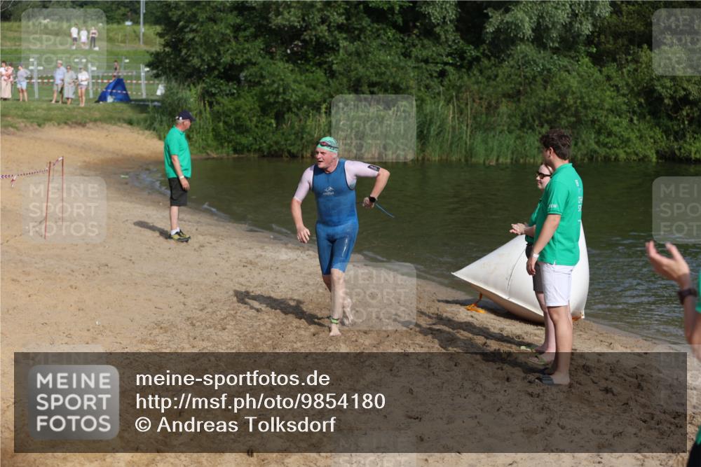 21.06.2026 - 29. Vierlanden-Triathlon Andreas Tolksdorf http://msf.ph/oto/9854180 21.06.2026 08:46:44 Schwimmen 135, 220 meine-sportfotos.de
