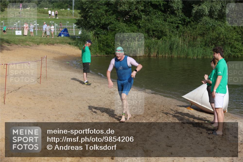 21.06.2026 - 29. Vierlanden-Triathlon Andreas Tolksdorf http://msf.ph/oto/9854206 21.06.2026 08:46:44 Schwimmen 135, 220 meine-sportfotos.de