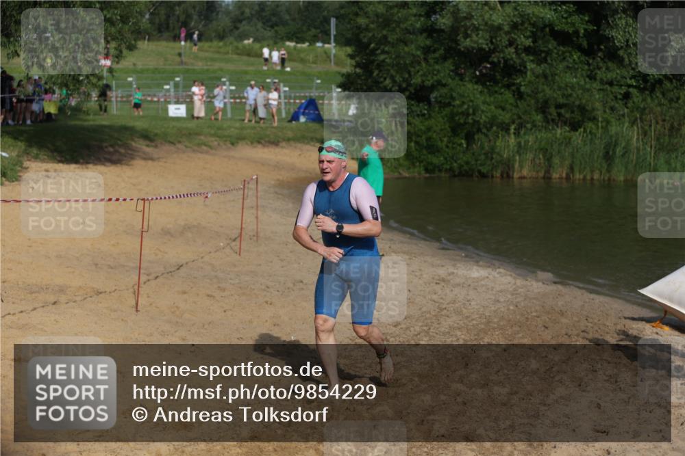 21.06.2026 - 29. Vierlanden-Triathlon Andreas Tolksdorf http://msf.ph/oto/9854229 21.06.2026 08:46:45 Schwimmen 135, 220 meine-sportfotos.de