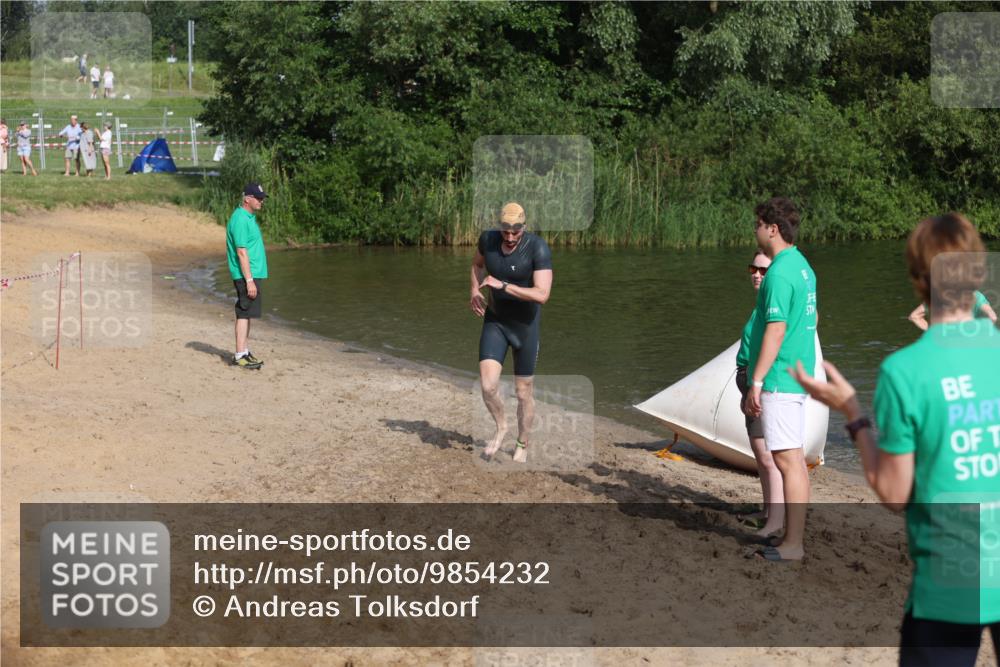21.06.2026 - 29. Vierlanden-Triathlon Andreas Tolksdorf http://msf.ph/oto/9854232 21.06.2026 08:46:51 Schwimmen 135, 220 meine-sportfotos.de