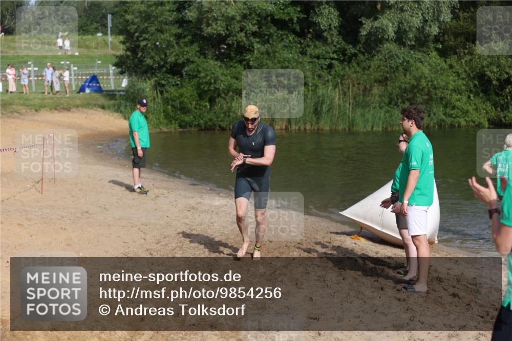 21.06.2026 - 29. Vierlanden-Triathlon Andreas Tolksdorf http://msf.ph/oto/9854256 21.06.2026 08:46:52 Schwimmen 135, 220 meine-sportfotos.de