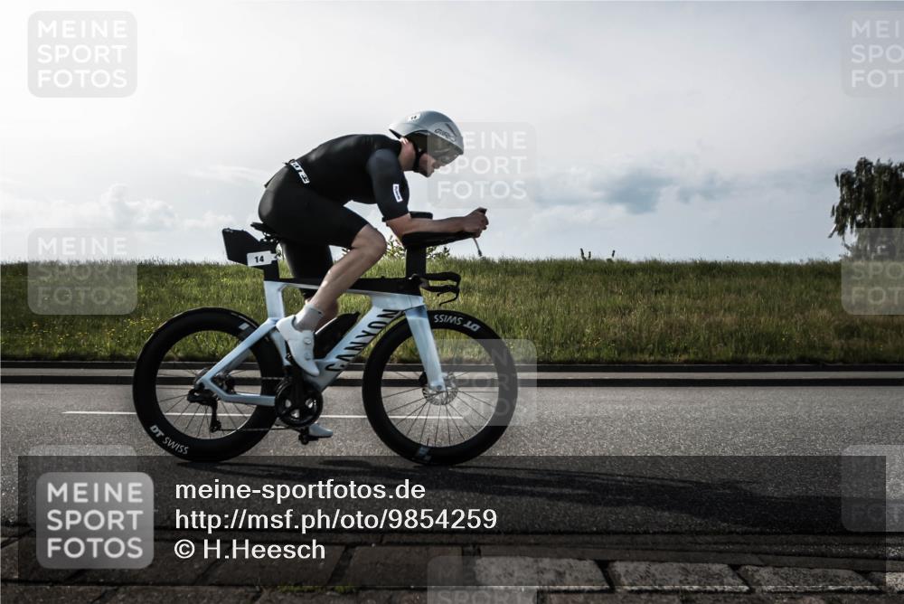 21.06.2026 - 29. Vierlanden-Triathlon H.Heesch http://msf.ph/oto/9854259 21.06.2026 08:50:53 Radfahren 14, 78, 82 meine-sportfotos.de