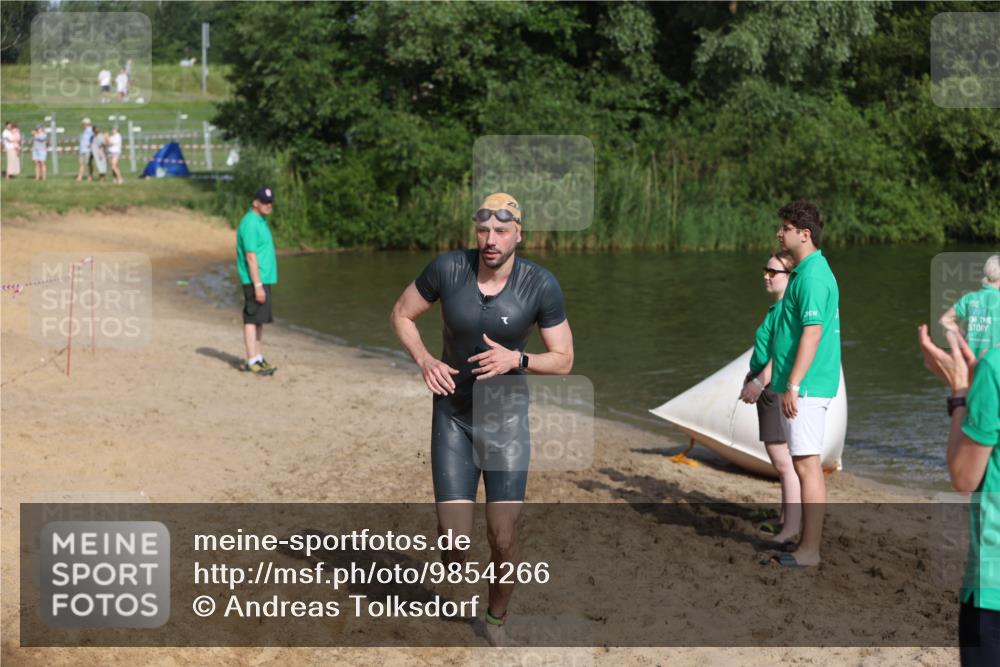 21.06.2026 - 29. Vierlanden-Triathlon Andreas Tolksdorf http://msf.ph/oto/9854266 21.06.2026 08:46:53 Schwimmen 135 meine-sportfotos.de