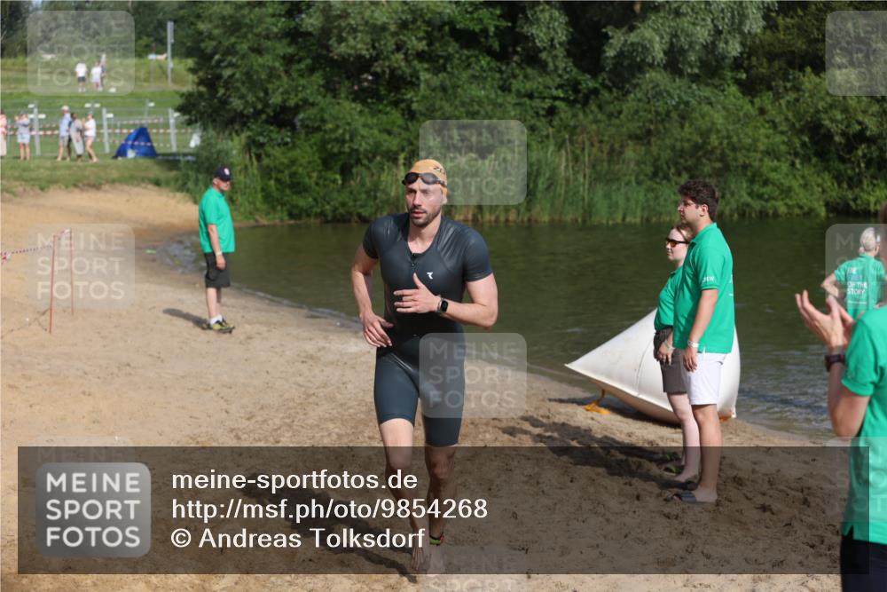 21.06.2026 - 29. Vierlanden-Triathlon Andreas Tolksdorf http://msf.ph/oto/9854268 21.06.2026 08:46:53 Schwimmen 135 meine-sportfotos.de